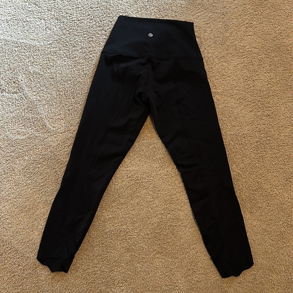 Lululemon high rise crop ‘23 size 4 - Picture 4 of 4